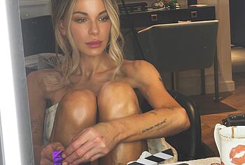 Kate Beckinsale oops and bikini pics