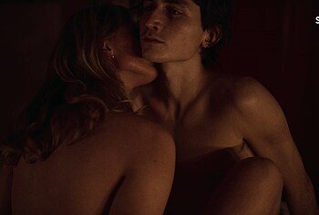 Frida Gustavsson Frontal Nude Scenes in Faithless