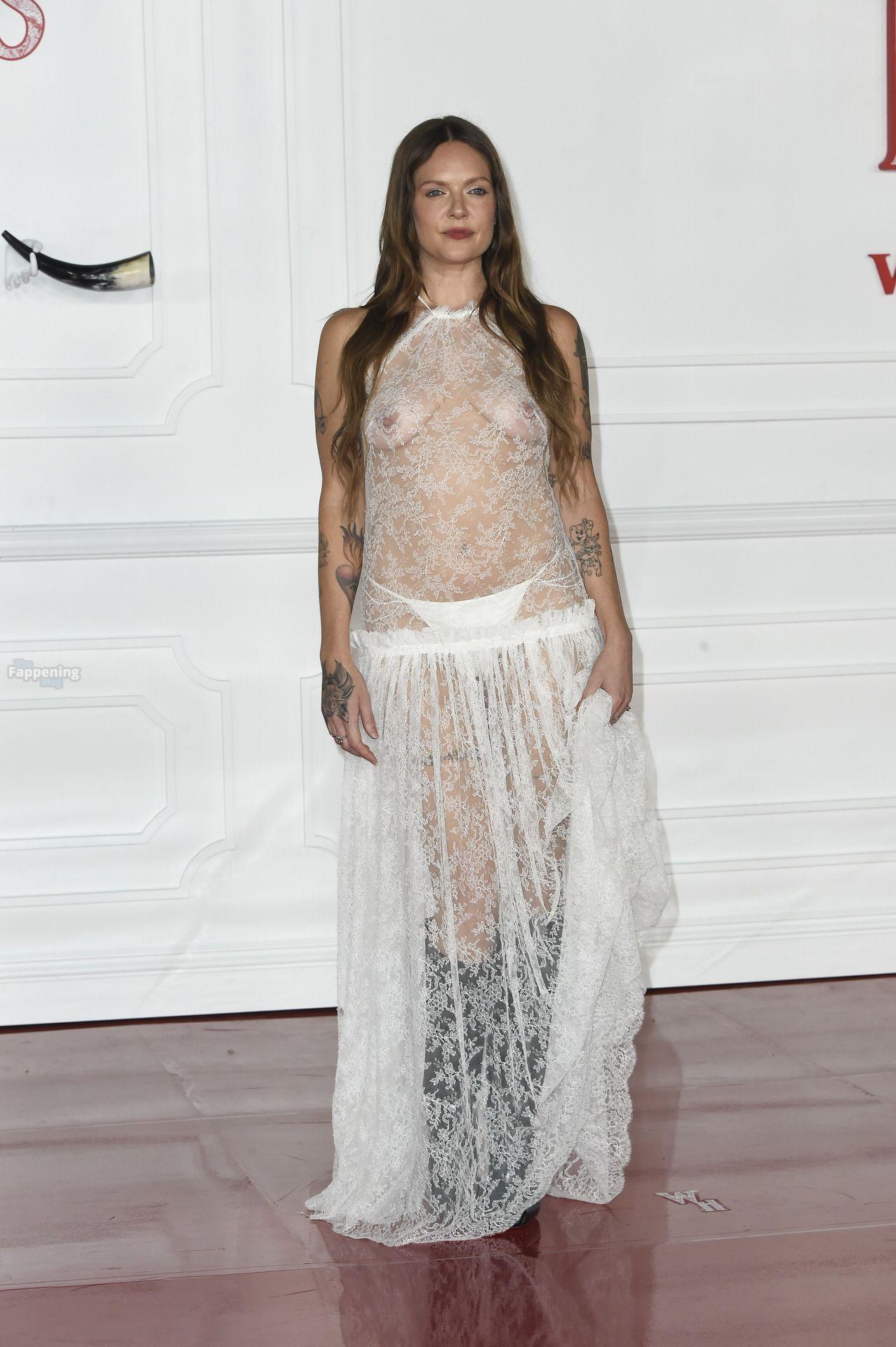 Tove Lo Displays Her Nude Tits at the Wuthering Heights.jpg