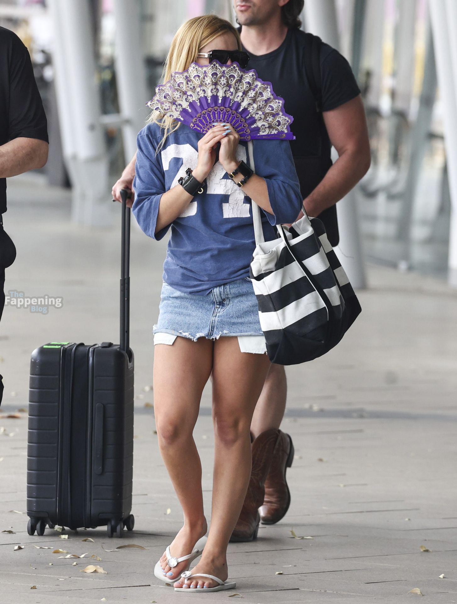 Addison Rae Shows off Her Sexy Legs at Perth Airport.jpg