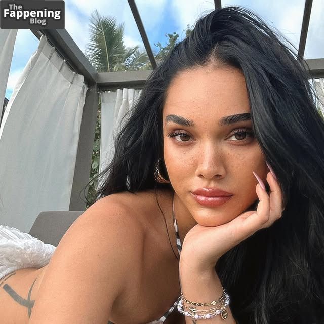 Cely Vazquez Sexy 10 Photos.jpg