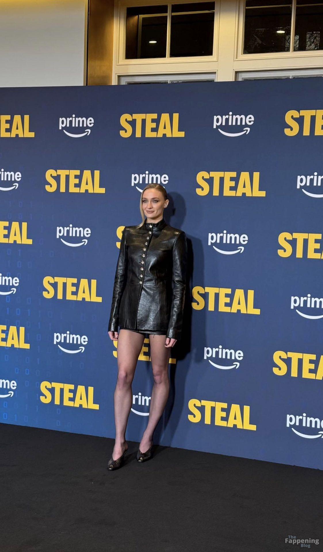 Sophie Turner Shows Off Her Sexy Legs at the Steal.jpg