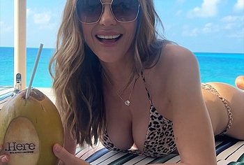 Elizabeth Hurley topless and sexy