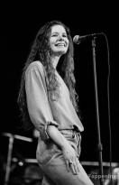 Edie Brickell Sexy 4 Photos Video.jpg