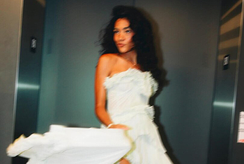 Olivia Dean Nude Tits and Bikini Pics