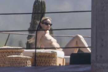 Olivia Wilde paparazzi topless photos