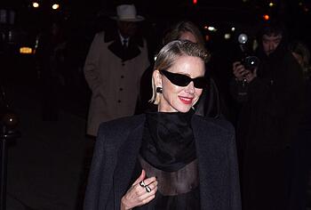 Naomi Watts nude tits pics