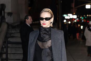 Naomi Watts nude tits pics