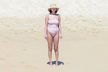 Selena Gomez Swimsuit And Amazing Butt Beach Pics