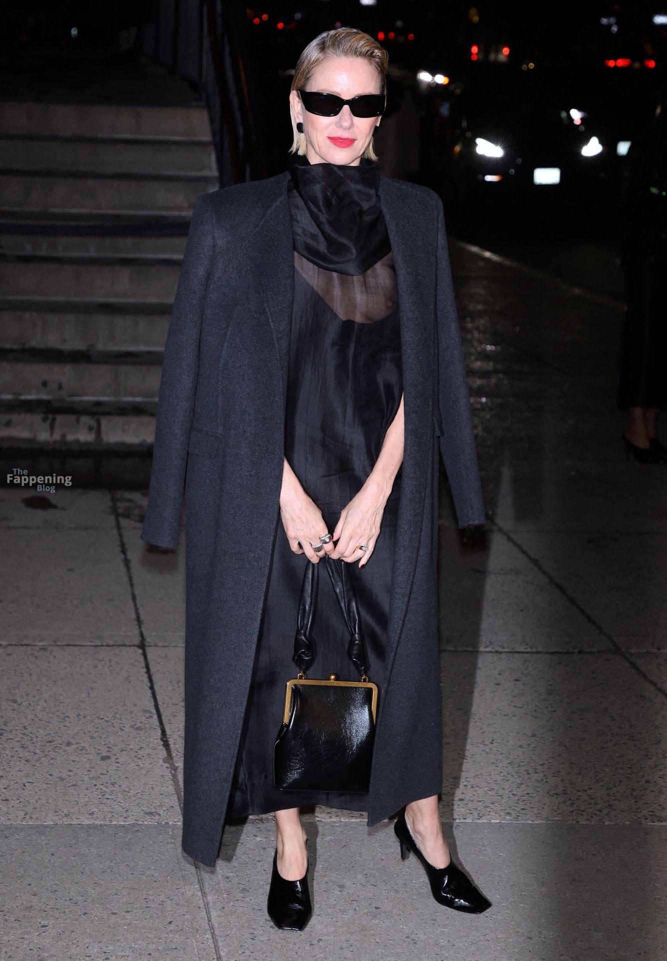 Naomi Watts Flashes Her Nude Tit in NYC 60 Photos.jpg