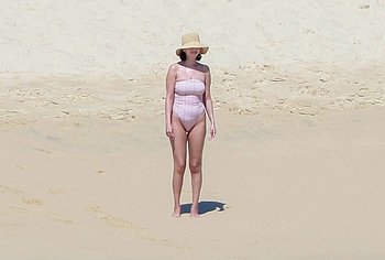 Selena Gomez Swimsuit And Amazing Butt Beach Pics