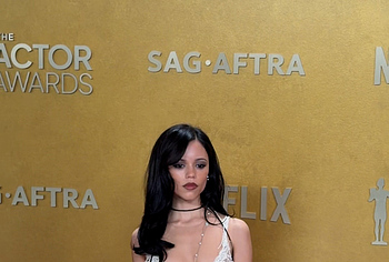 Jenna Ortega Shows Off Her Tits in Low Naked Dress