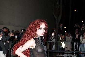 Chappell Roan Bare Tits And Lingerie Public Photos