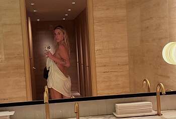 Kesha Nude And Wet Underwear Photos