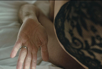 Linda Cardellini nude and sex scenes