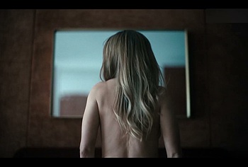 Linda Cardellini nude and sex scenes