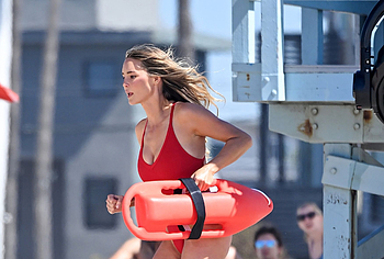 Hassie Harrison Exposed Tits Tight Bum During Baywatch Reboot