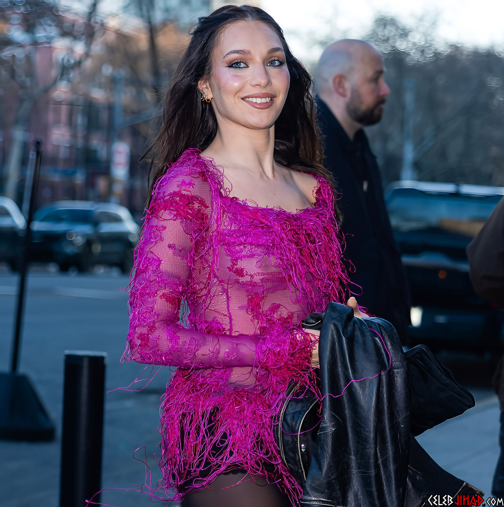 Maddie Ziegler nipple