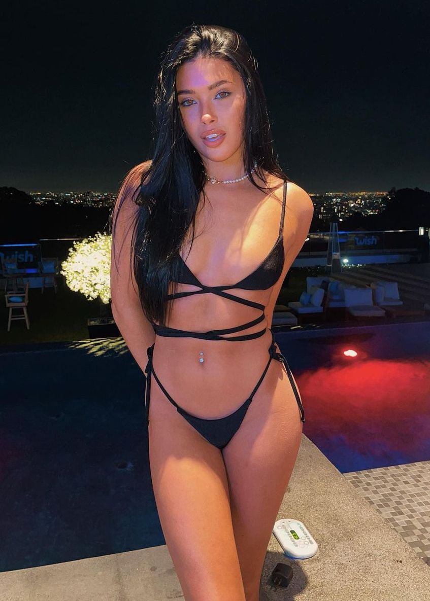 Alexis Braun Sexy 11 Photos Video.jpg