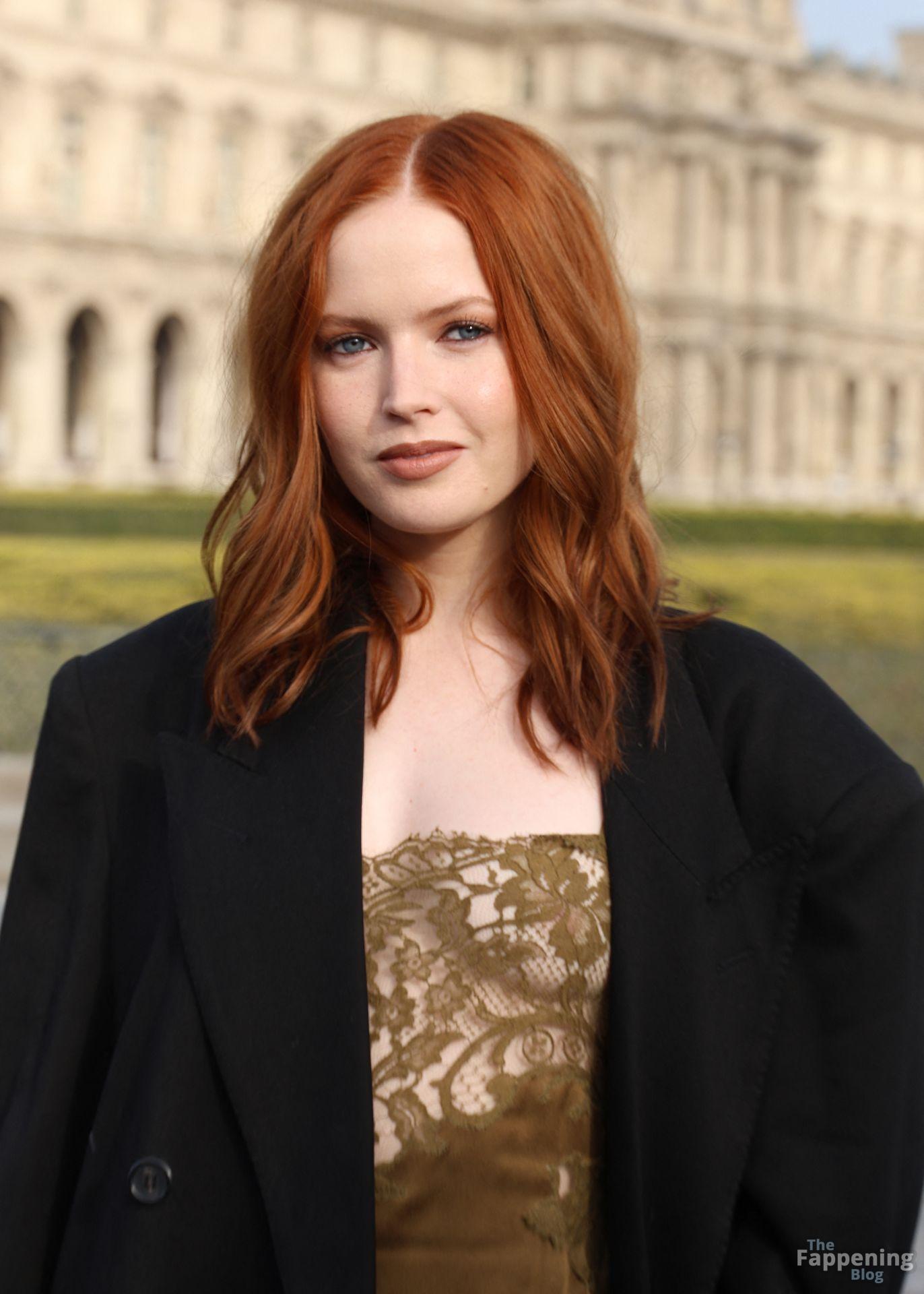 Ellie Bamber Flashes Her Nude Tits at the Elie Saab.jpg