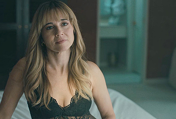 Linda Cardellini nude and sex scenes
