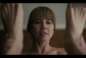 Linda Cardellini nude and sex scenes