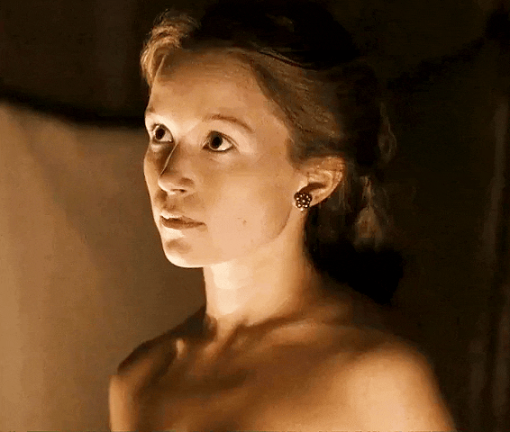 Chloe Stefani in Henri 4 2010.gif